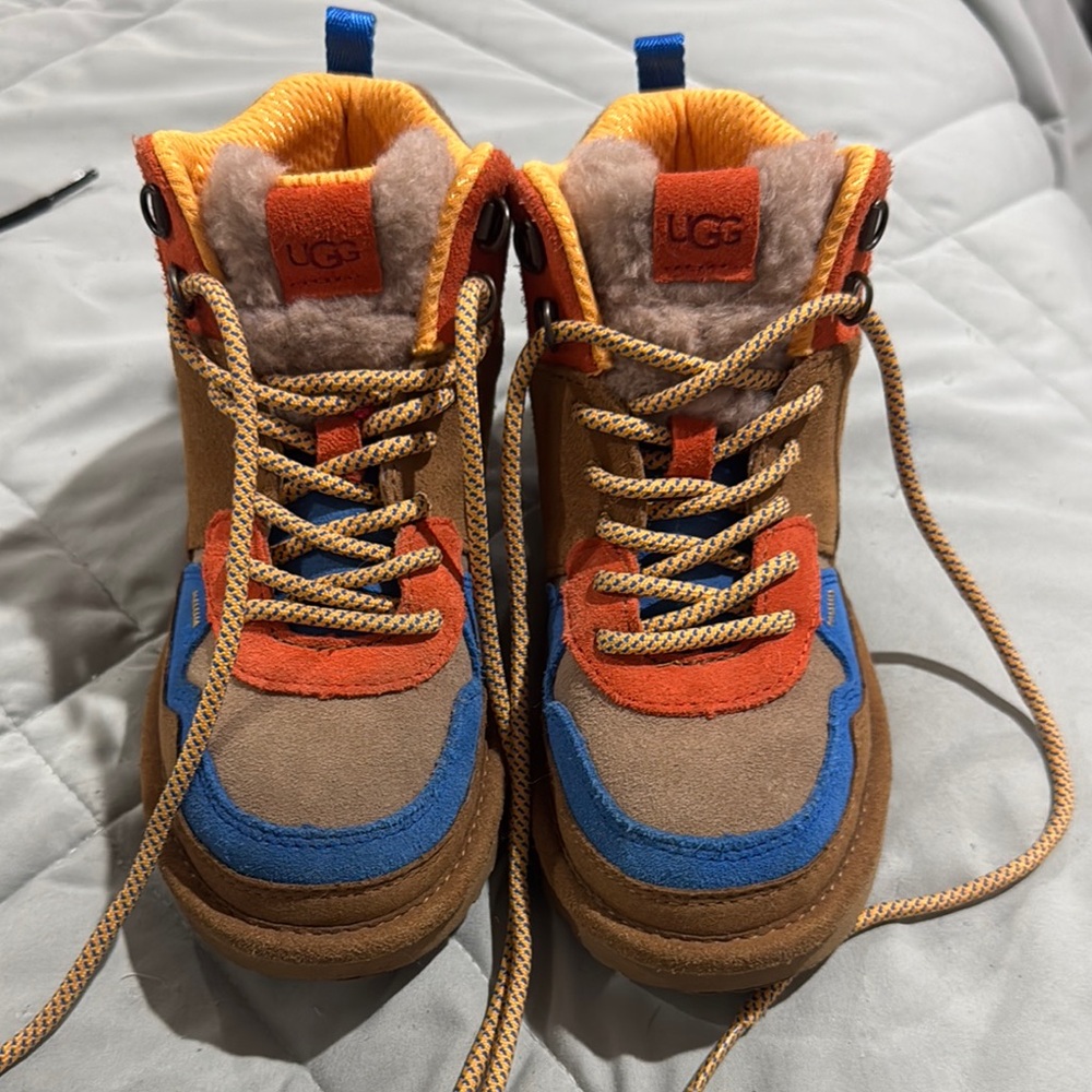 UGG boots - boys - size 1